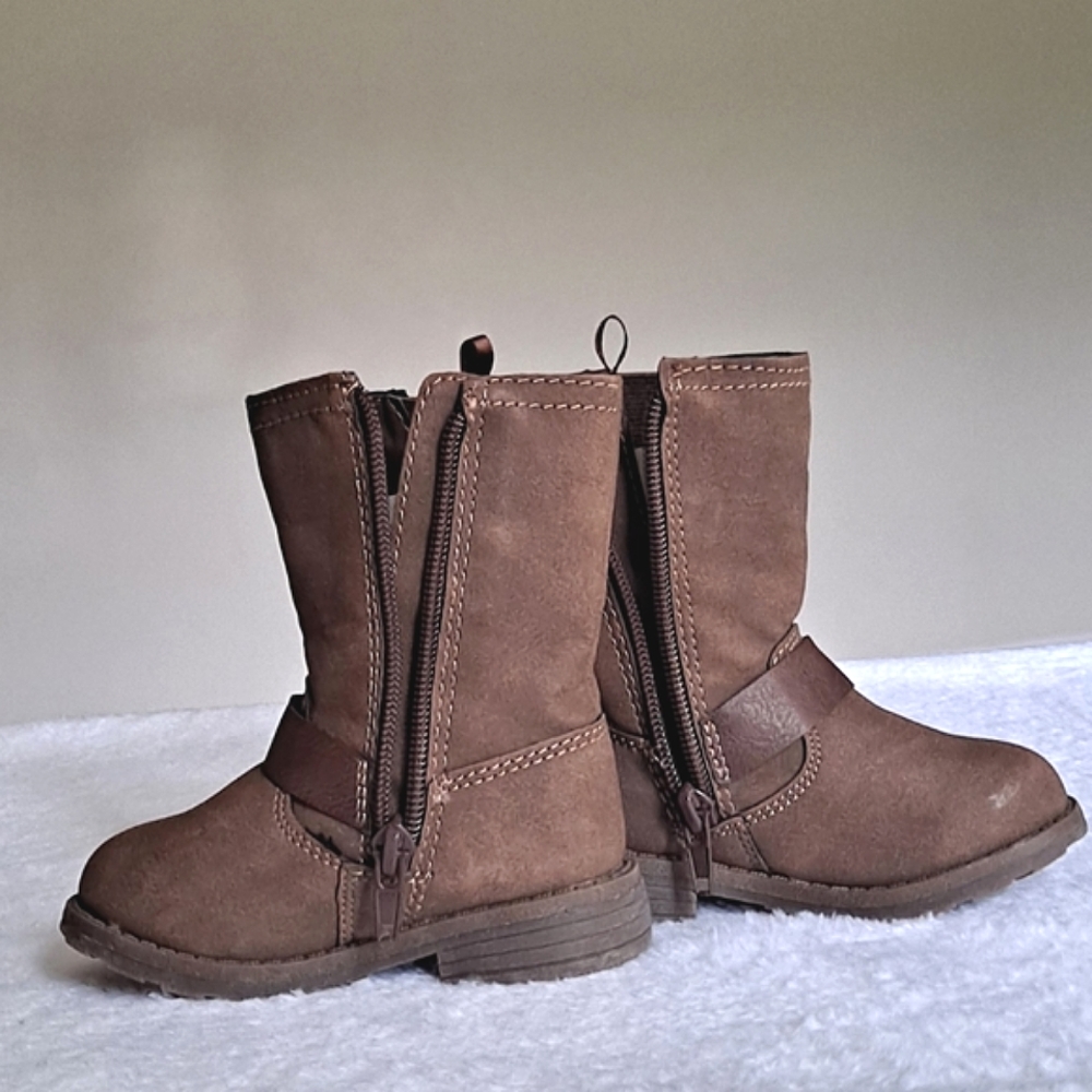 Little Girl's Brown Knee High 👢 Boots - Picture 6 of 7